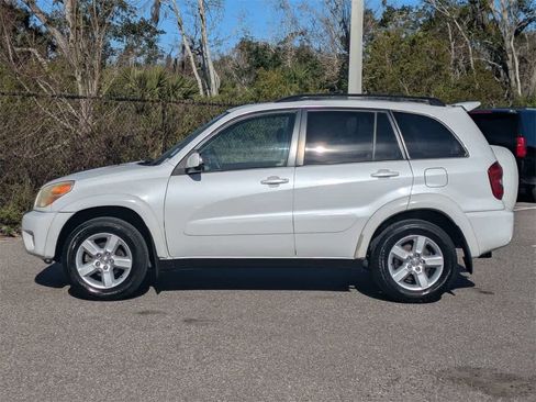 Used 2004 Toyota RAV4 image 2