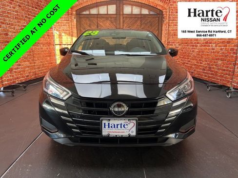 Used 2023 Nissan Versa SV image 2