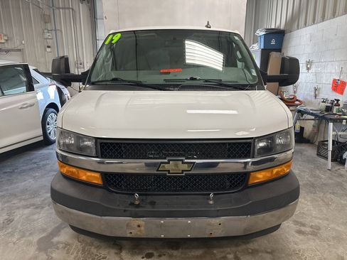 Used 2019 Chevrolet Express 3500 w/ Power Convenience Package image 3