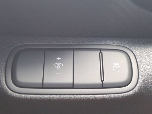 New 2026 Hyundai Venue SEL FWD image 28