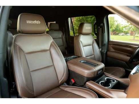Used 2022 Chevrolet Suburban High Country AWD/4WD image 21