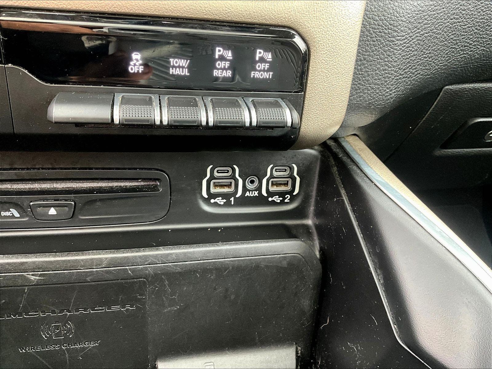 Used 2019 RAM 1500 Laramie AWD/4WD image 18