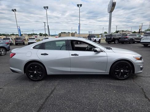 Used 2022 Chevrolet Malibu LT FWD image 9