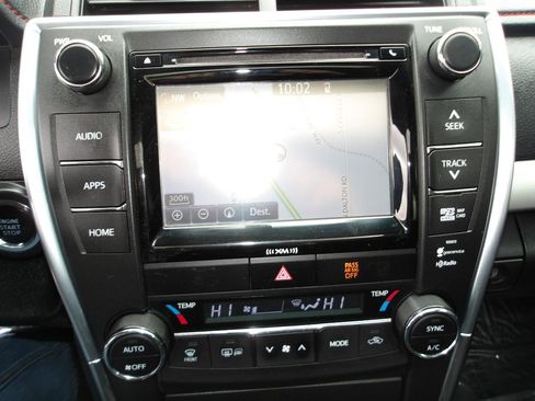 Used 2016 Toyota Camry XSE w/ Moonroof Package FWD image 19
