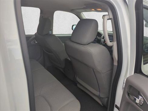 Used 2021 Nissan Frontier SV w/ Midnight Edition Floor Mats image 20