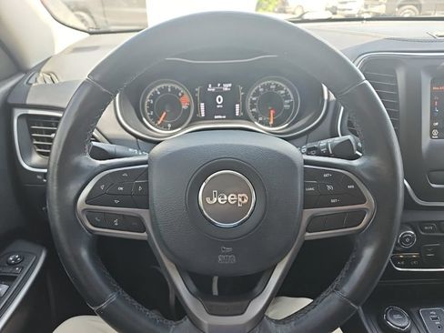 Used 2019 Jeep Cherokee Latitude Plus AWD/4WD image 17