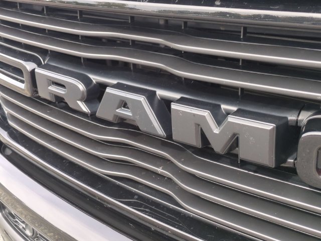 Used 2023 RAM 1500 Laramie AWD/4WD image 9