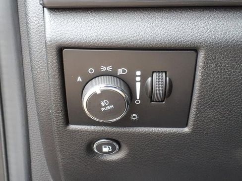 Used 2022 Jeep Grand Cherokee Laredo X AWD/4WD image 21