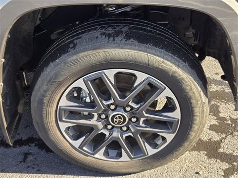 Used 2024 Toyota Tundra Limited image 23