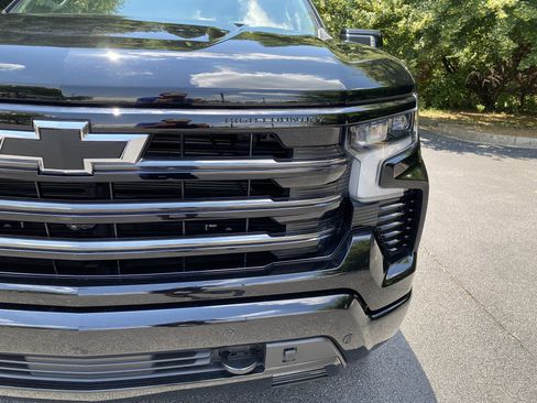 Used 2025 Chevrolet Silverado 1500 High Country w/ Midnight Edition AWD/4WD image 14