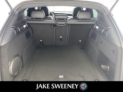 Used 2023 Alfa Romeo Stelvio Veloce image 30