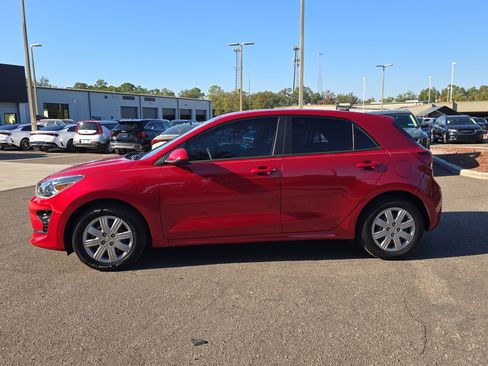 Certified 2022 Kia Rio S image 5