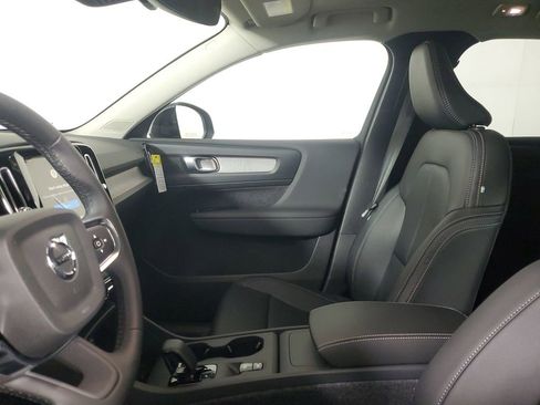 New 2026 Volvo XC40 B5 Core w/ Climate Package image 22