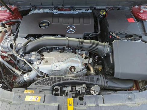 Used 2021 Mercedes-Benz GLB 250 4MATIC image 22