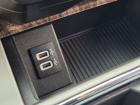 Used 2019 Ford F250 Lariat w/ Lariat Value Package image 25