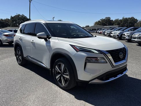 Used 2023 Nissan Rogue Platinum w/ Platinum Premium Package image 7