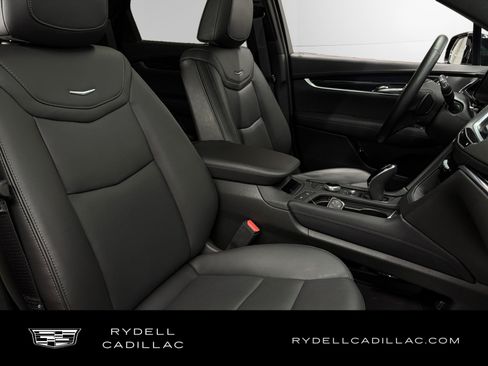 Certified 2025 Cadillac XT5 Premium Luxury w/ Technology Package AWD/4WD image 16