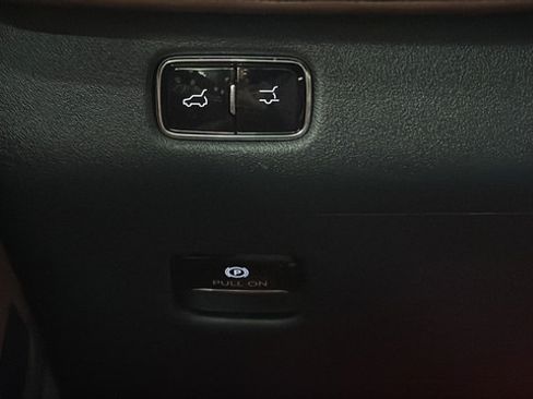 Used 2025 Lincoln Navigator L Reserve AWD/4WD image 34