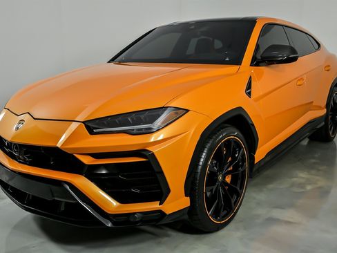 Used 2022 Lamborghini Urus image 6