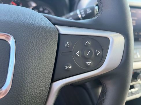 Used 2023 GMC Acadia SLT w/ Preferred Package image 27