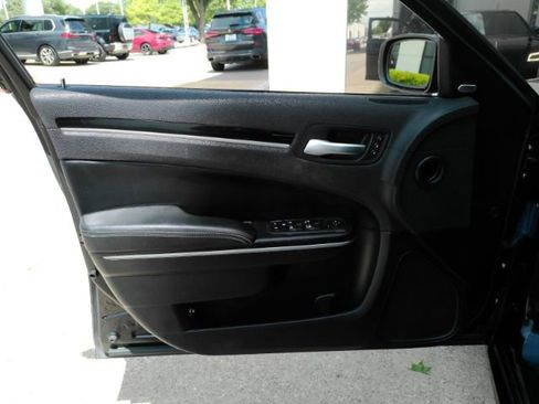 Used 2022 Chrysler 300 S w/ Comfort Group RWD image 15