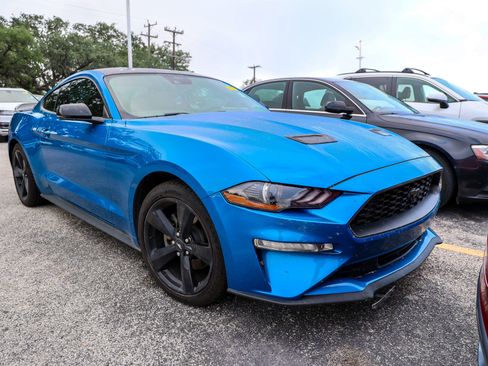 Used 2021 Ford Mustang Premium w/ Equipment Group 201A RWD image 4