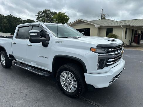 Used 2020 Chevrolet Silverado 2500 High Country w/ Z71 Off-Road Package image 3