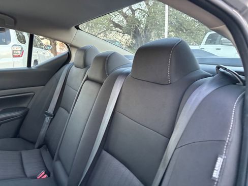 Used 2024 Nissan Altima 2.5 SV image 32