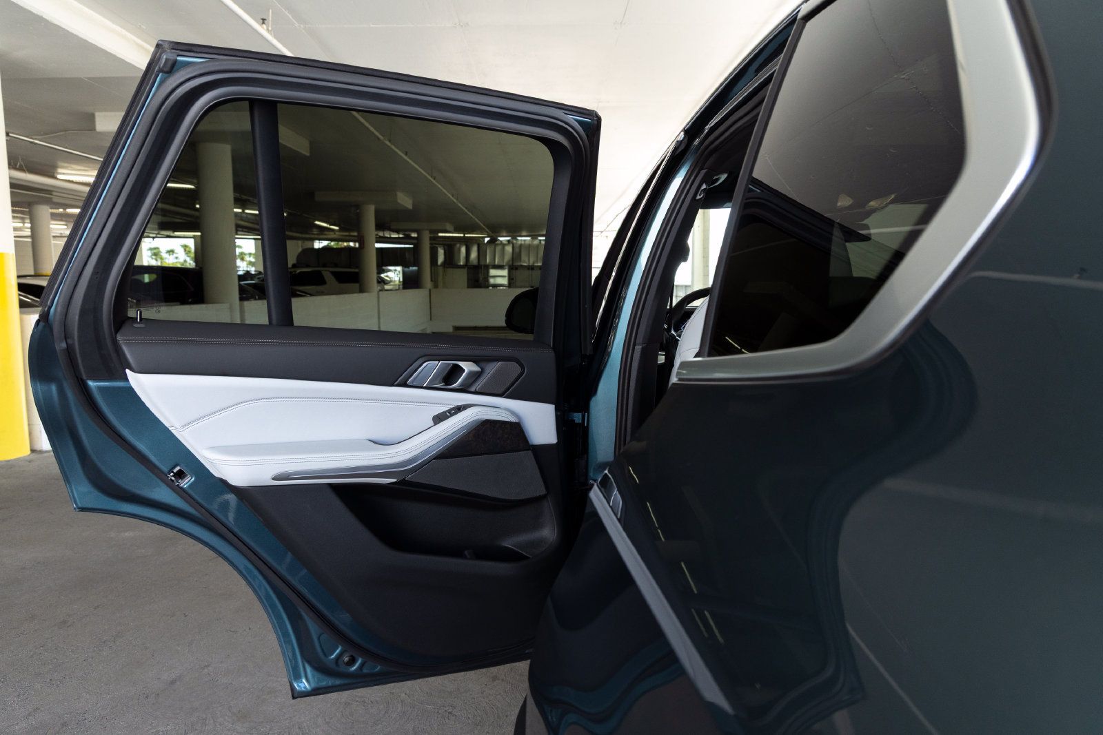 Certified 2024 BMW X5 sDrive40i w/ Premium Package RWD image 19