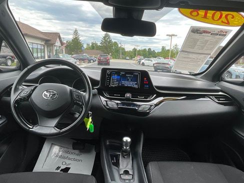 Used 2018 Toyota C-HR XLE FWD image 11