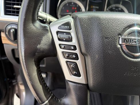 Used 2018 Nissan Titan SL w/ Chrome Package AWD/4WD image 17
