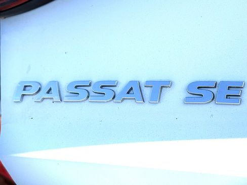 Used 2017 Volkswagen Passat 1.8T SE image 45