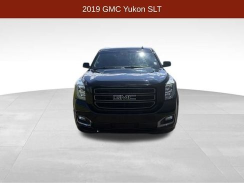 Used 2019 GMC Yukon SLT w/ Graphite Performance Edition AWD/4WD image 2