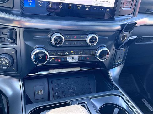 Used 2025 Ford F150 Lariat w/ Equipment Group 502A High image 32