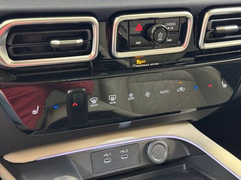 New 2026 Nissan Sentra SL w/ Floor Mat Package FWD image 35