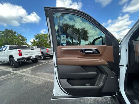 New 2026 Chevrolet Suburban High Country AWD/4WD image 29