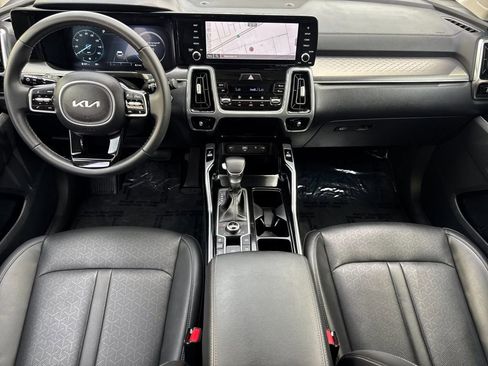 Used 2023 Kia Sorento SX AWD/4WD image 12