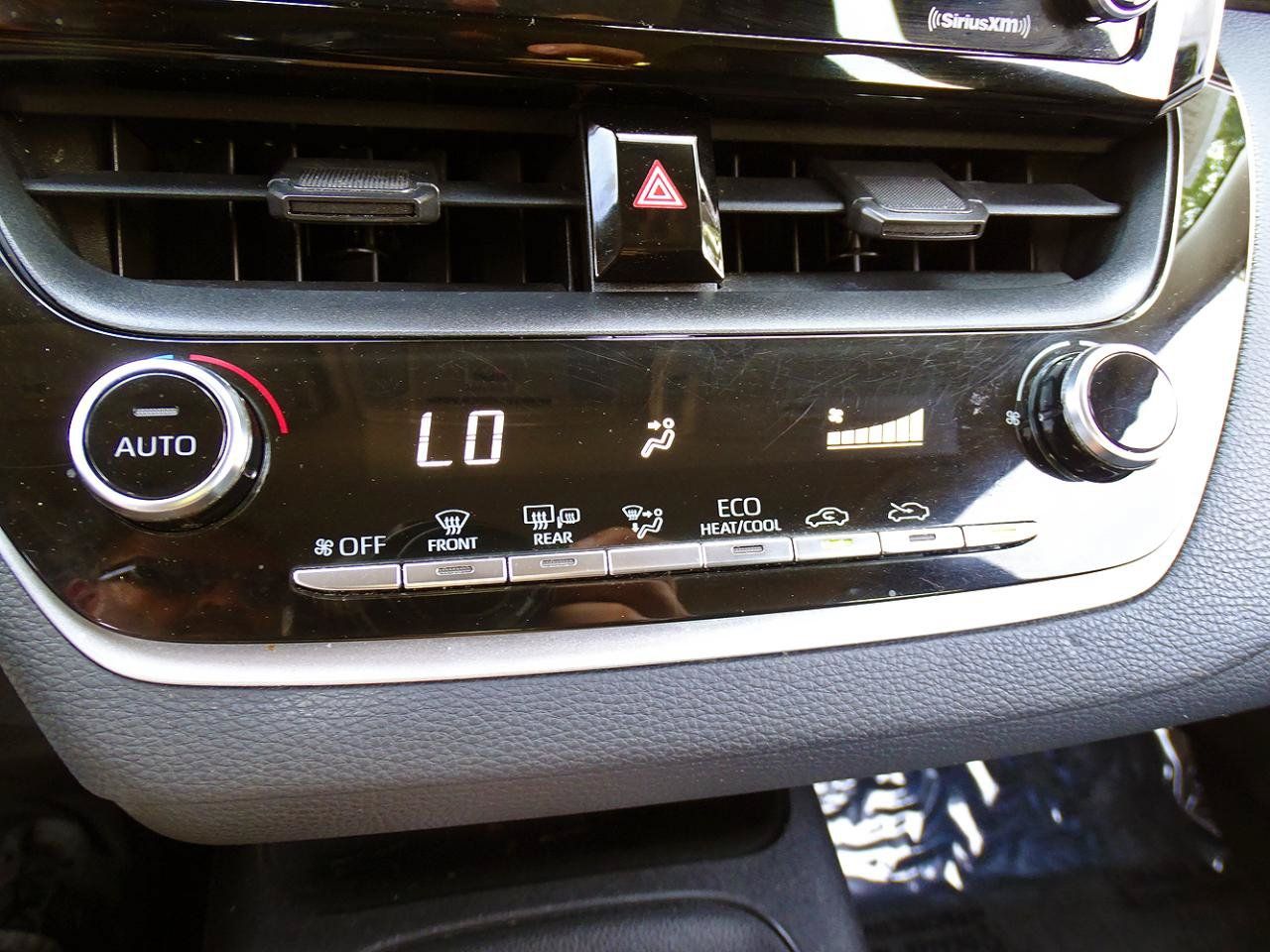 Used 2021 Toyota Corolla LE FWD image 27