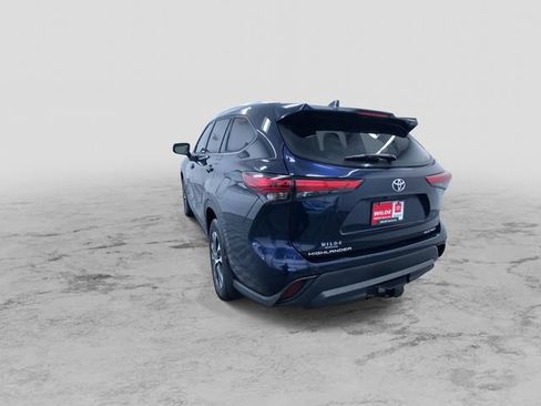 Certified 2021 Toyota Highlander XLE image 7