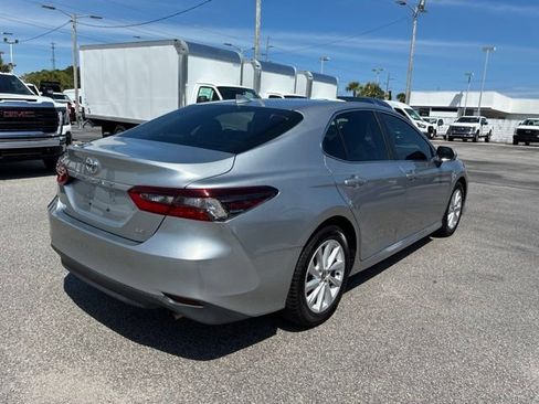 Used 2022 Toyota Camry LE FWD image 3