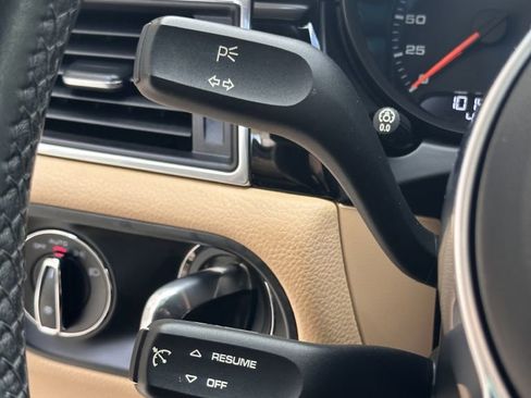 Used 2017 Porsche Macan image 36