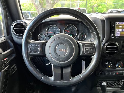 Used 2017 Jeep Wrangler Unlimited Sahara image 26