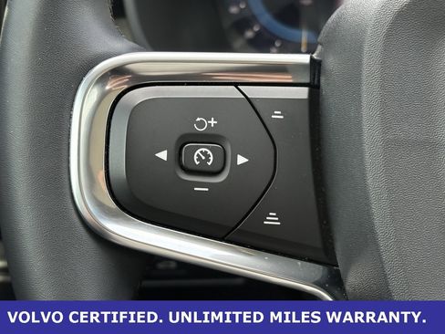Certified 2023 Volvo XC40 B4 Plus image 17