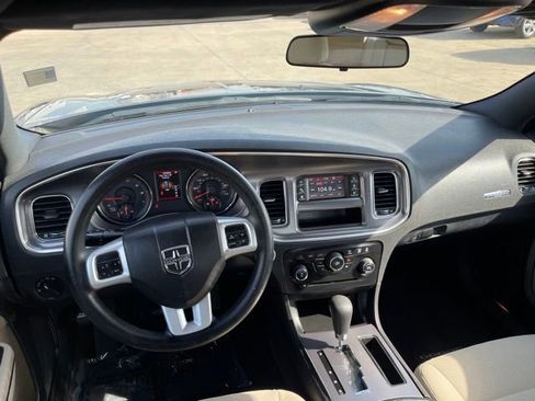 Used 2014 Dodge Charger SE image 9