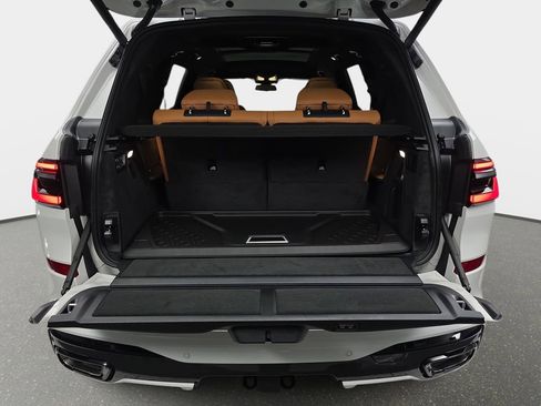 New 2026 BMW X7 xDrive40i w/ M Sport Package image 13