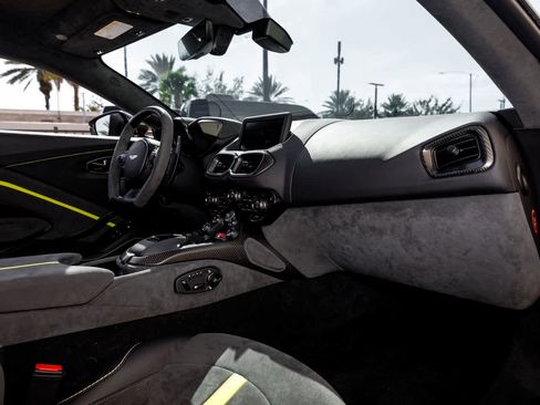 Used 2023 Aston Martin V8 Vantage Coupe image 62
