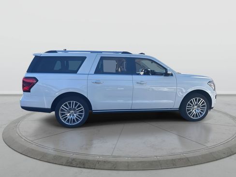 Used 2022 Ford Expedition Max Limited image 10