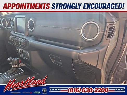 Used 2018 Jeep Wrangler Unlimited Sahara AWD/4WD image 73