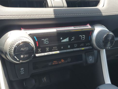 Used 2024 Toyota RAV4 XLE w/ Convenience Package FWD image 30