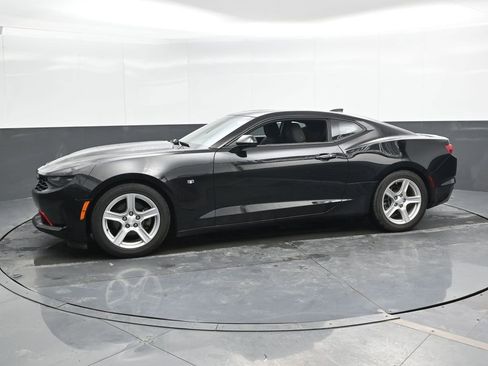 Used 2019 Chevrolet Camaro LT w/ Technology Package image 7